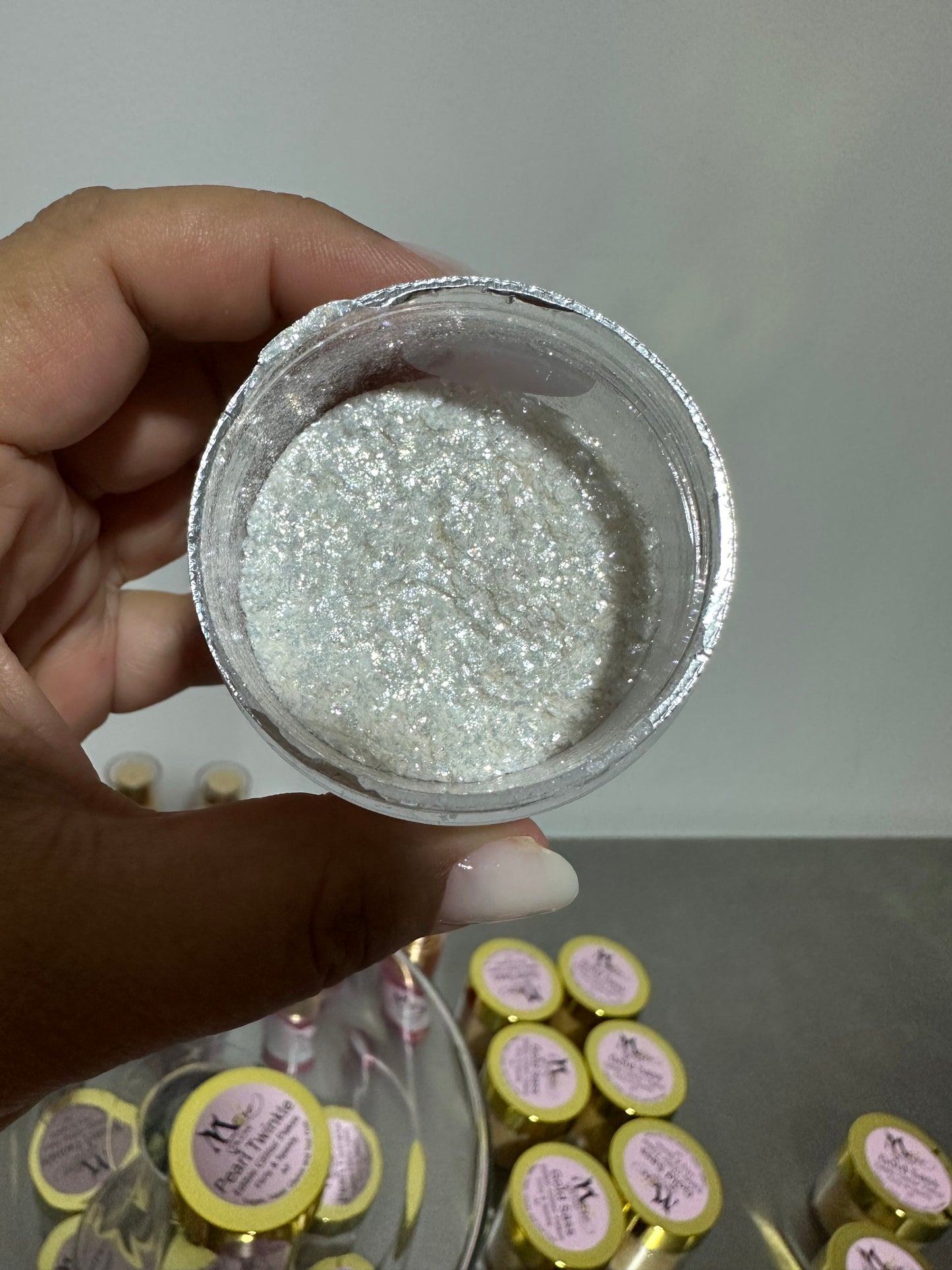 Pearl Twinkle Edible Glitter Flakes